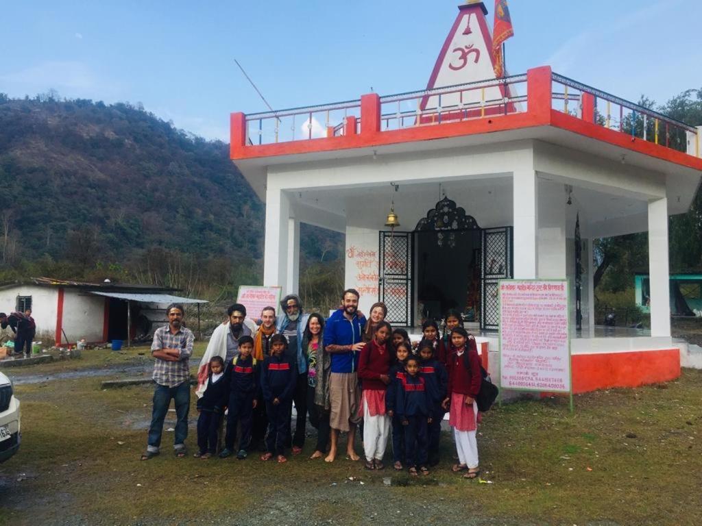 Auberge de jeunesse Tebaar Backpackers à Rishīkesh Extérieur photo
